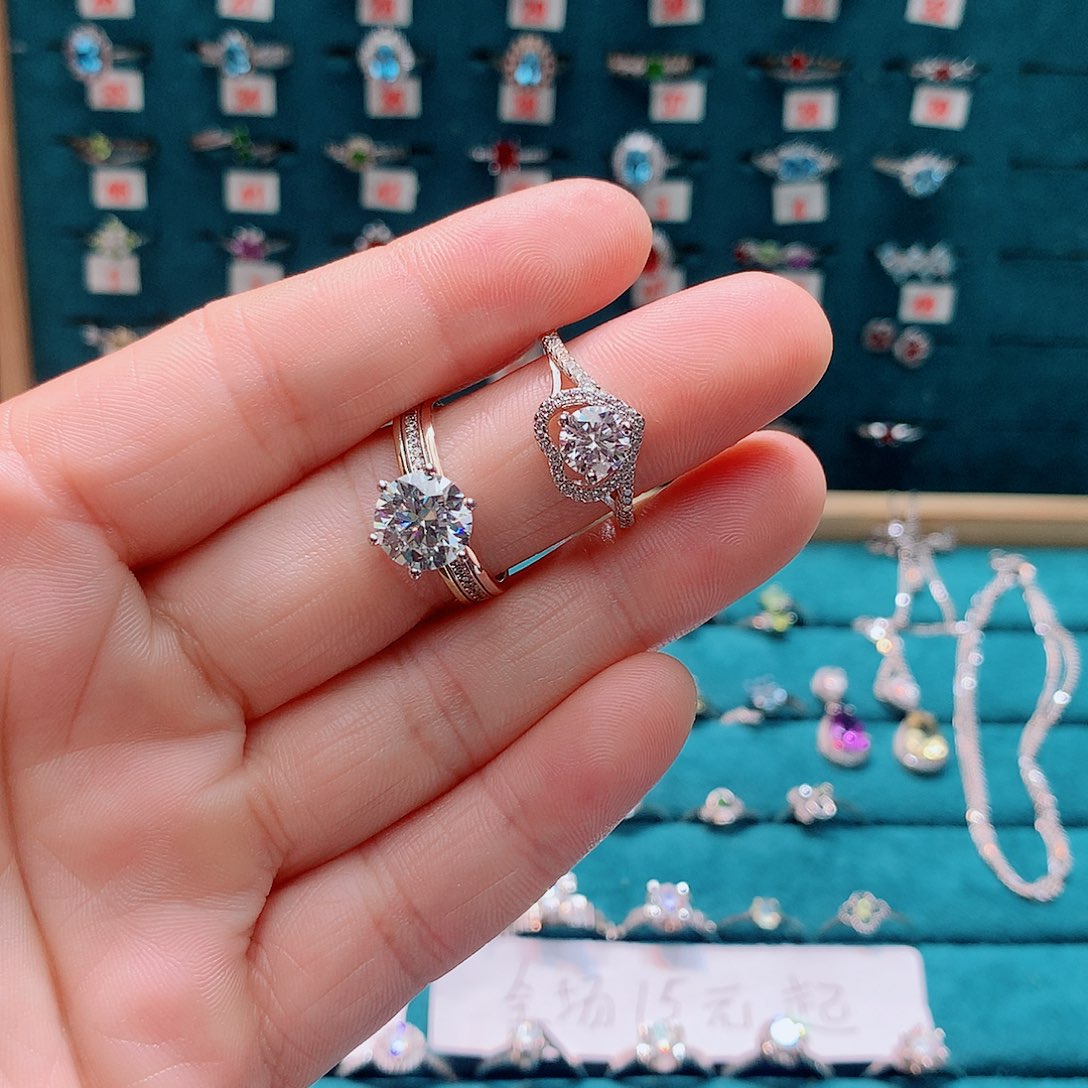 戒指/指环铂Pt850镶嵌合成碳硅石