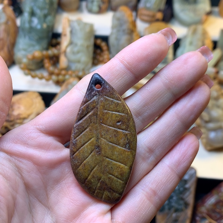 岫岩河磨玉（透闪石质玉）手链未镶嵌