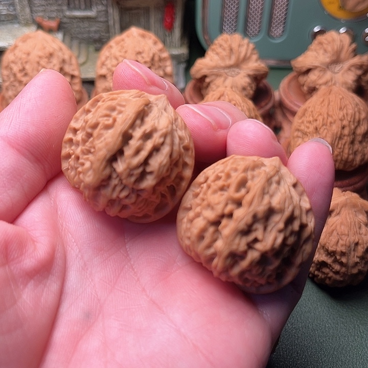 文玩核桃把件草木狮子头