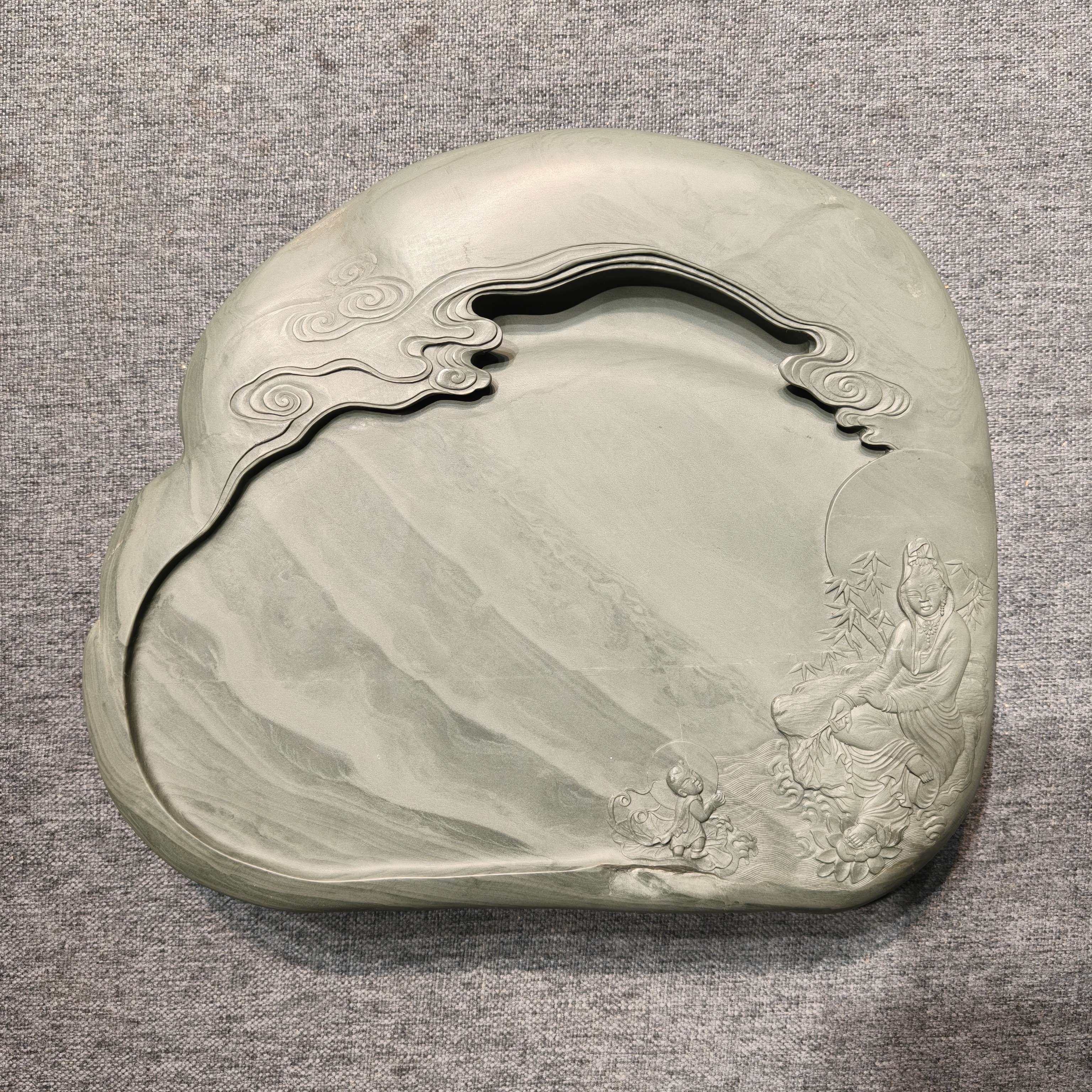 甘肃洮砚，老水泉纯手工童子观音砚，尺寸22.3*19.4*4厘米