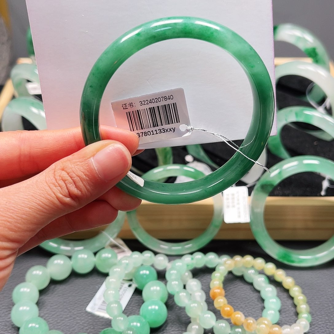 石英质玉手镯未镶嵌60-61