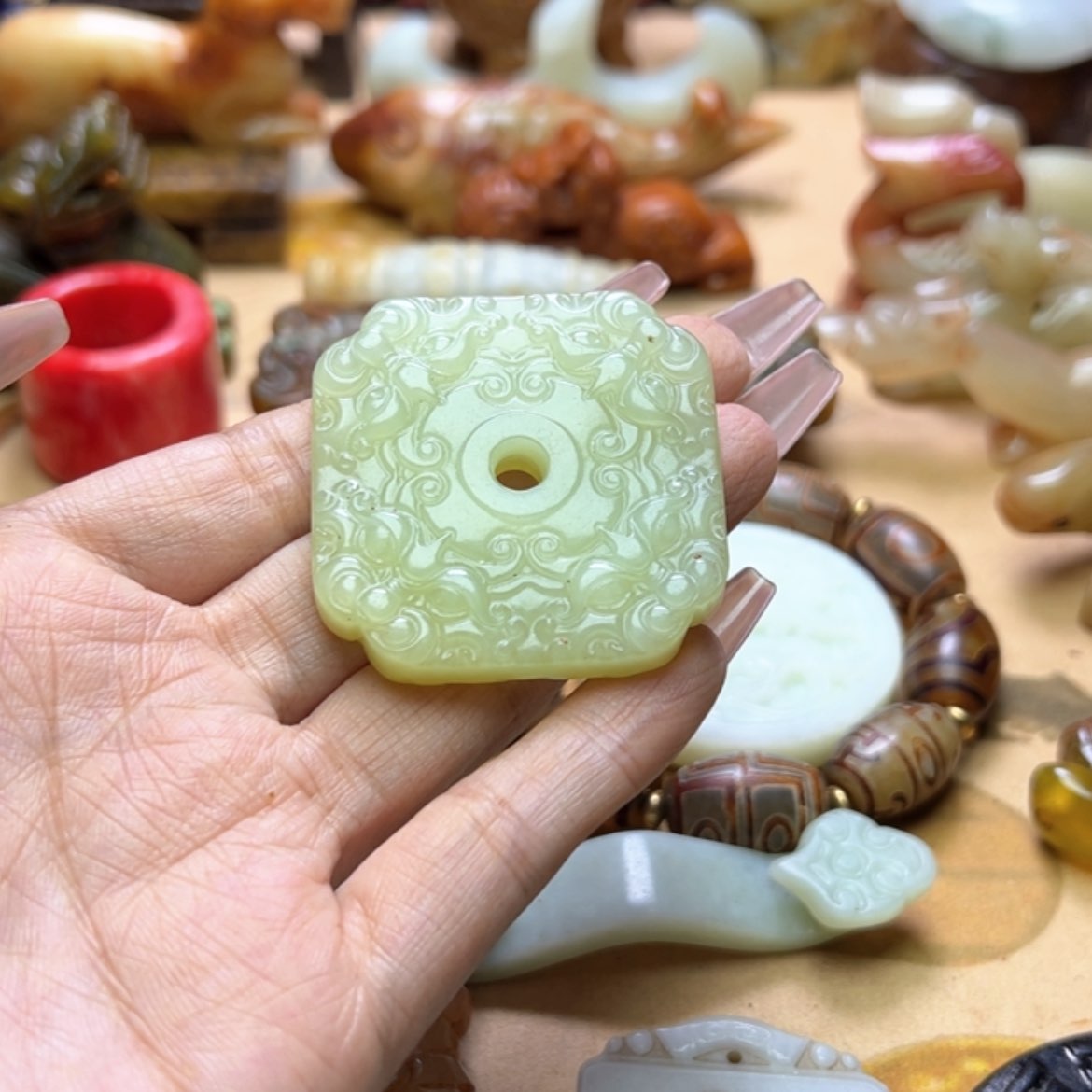 【闪购商品】蛇纹石玉颈饰未镶嵌