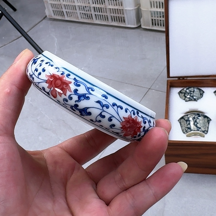 杯釉里红缠枝莲杯垫