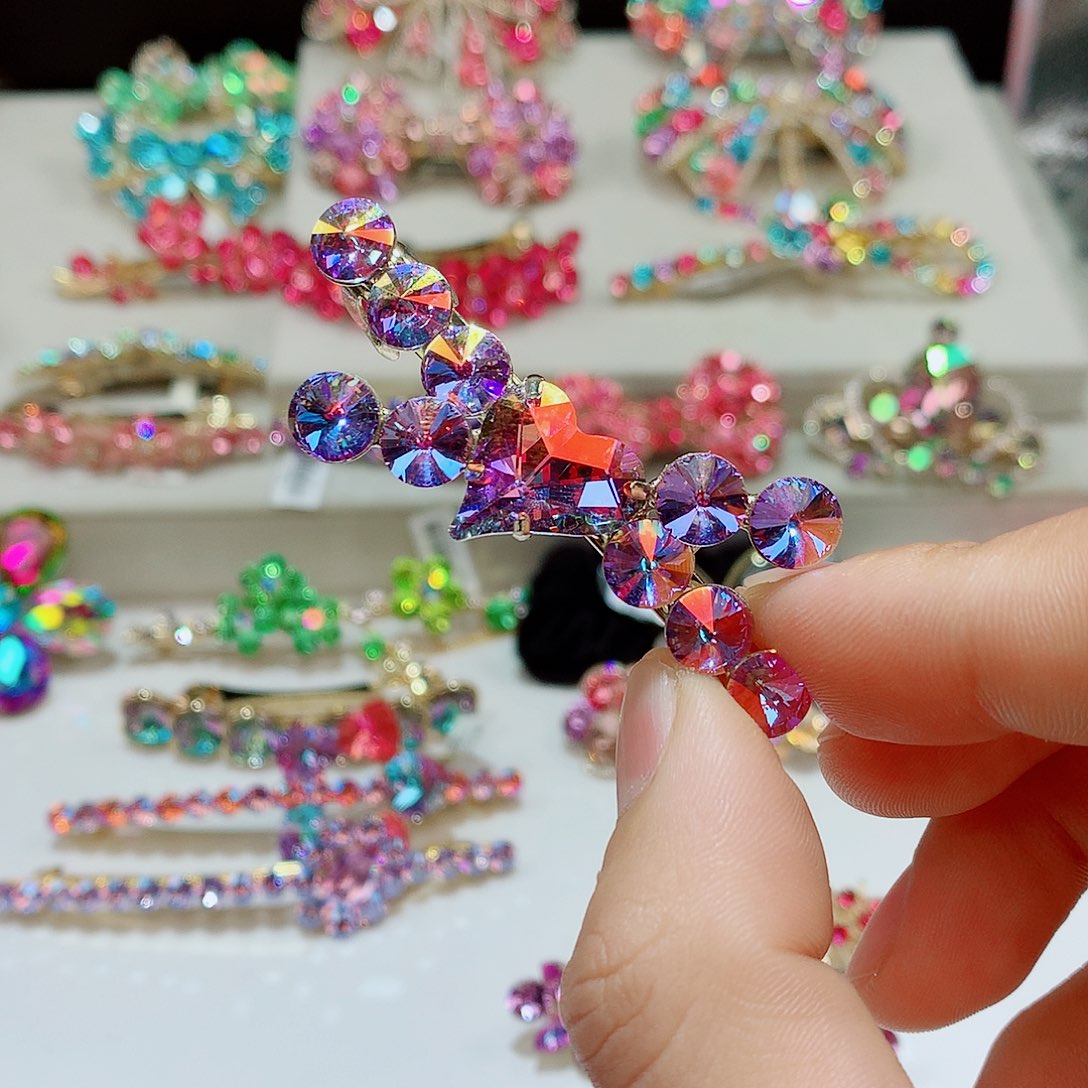 皮质铁合金发饰等