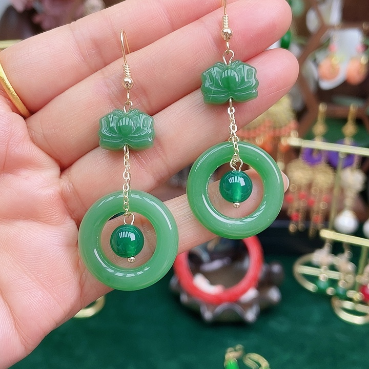 石英质玉耳钉合金追求完美慎拍