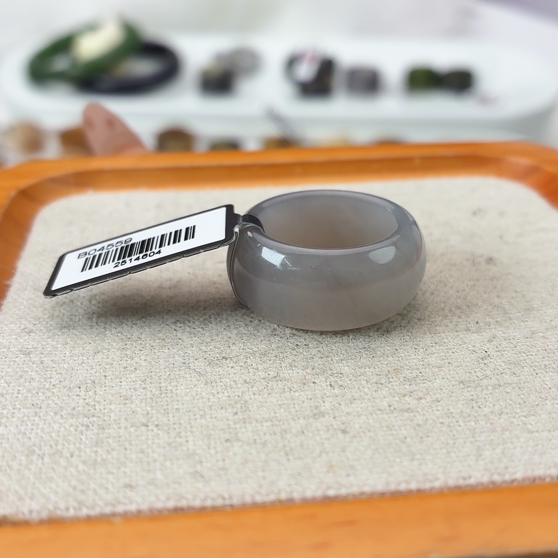 和田玉未镶嵌戒指c156烟紫轮胎17.9不退换