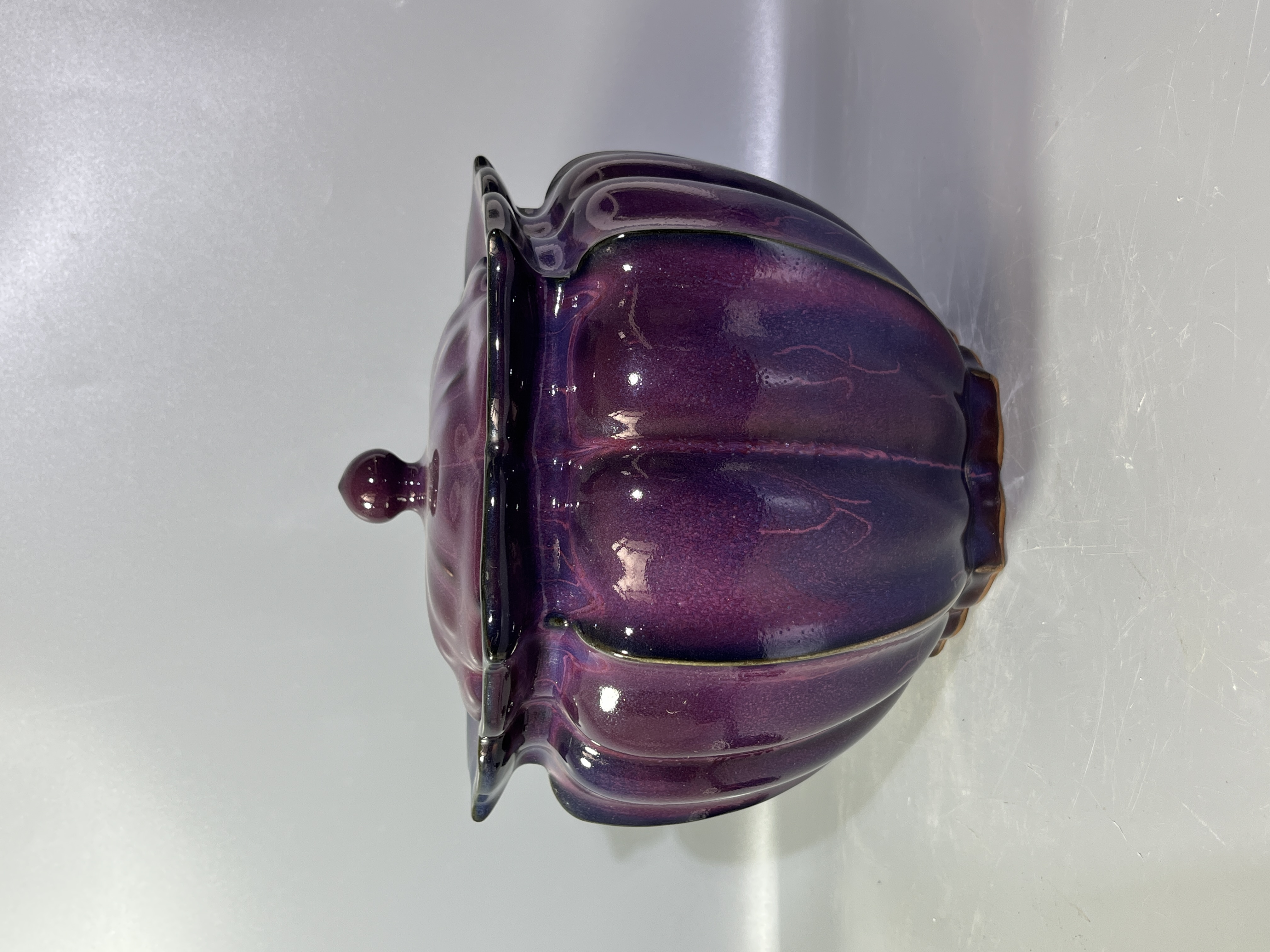 钧窑玫瑰紫瓜棱盖罐，喜欢可私聊或拍下！