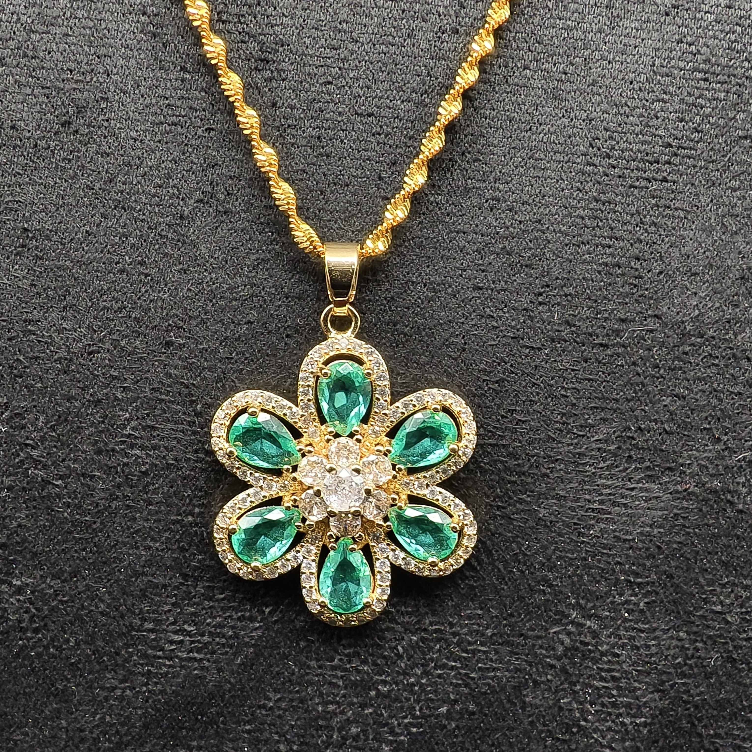  六瓣绿色花朵项链185