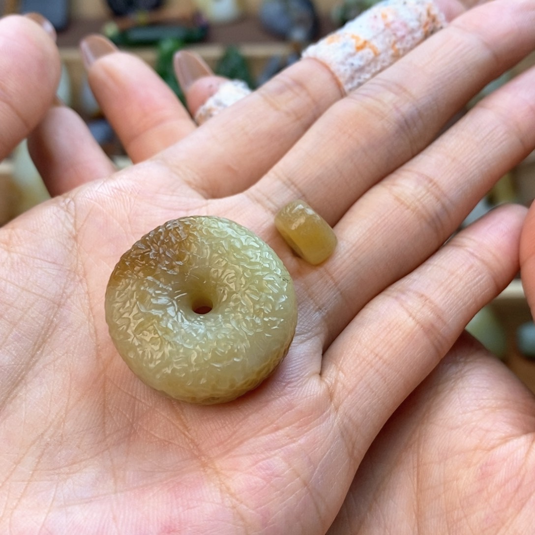 和田玉（糖玉）颈饰未镶嵌