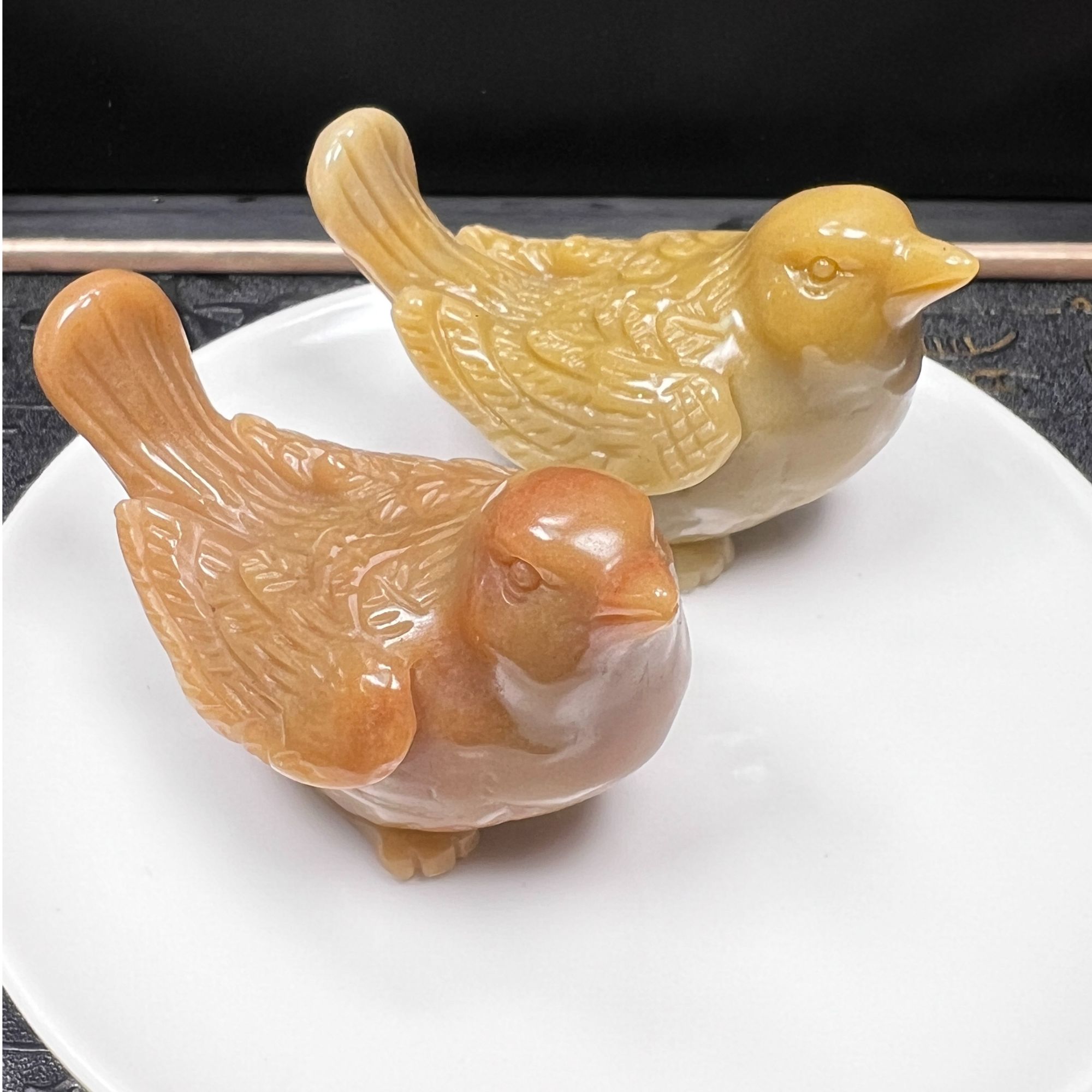 新疆戈壁五彩石小摆件喜鹊（80mmｘ54mm）左右（上图是单个的价格）