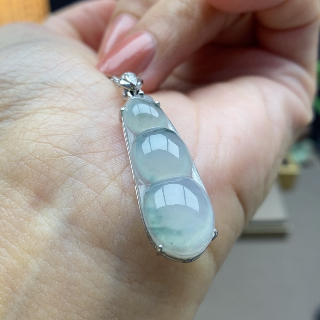 翡翠18K金镶嵌颈饰吊坠64