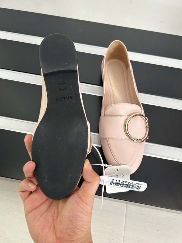 未使用 BALLY/巴利 粉色平底鞋三六半码【专属】