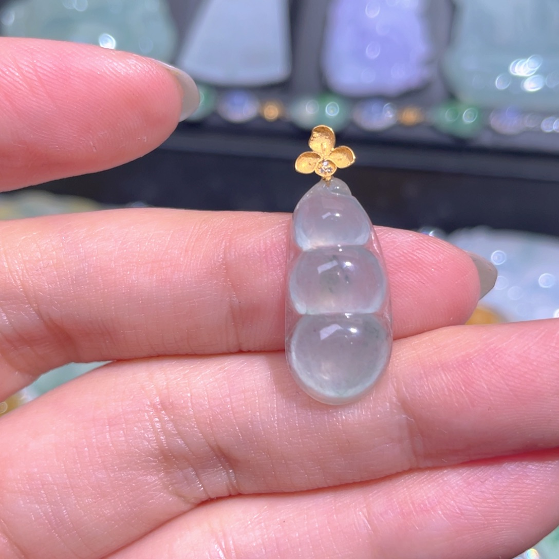 颈饰18K金镶嵌翡翠翡翠