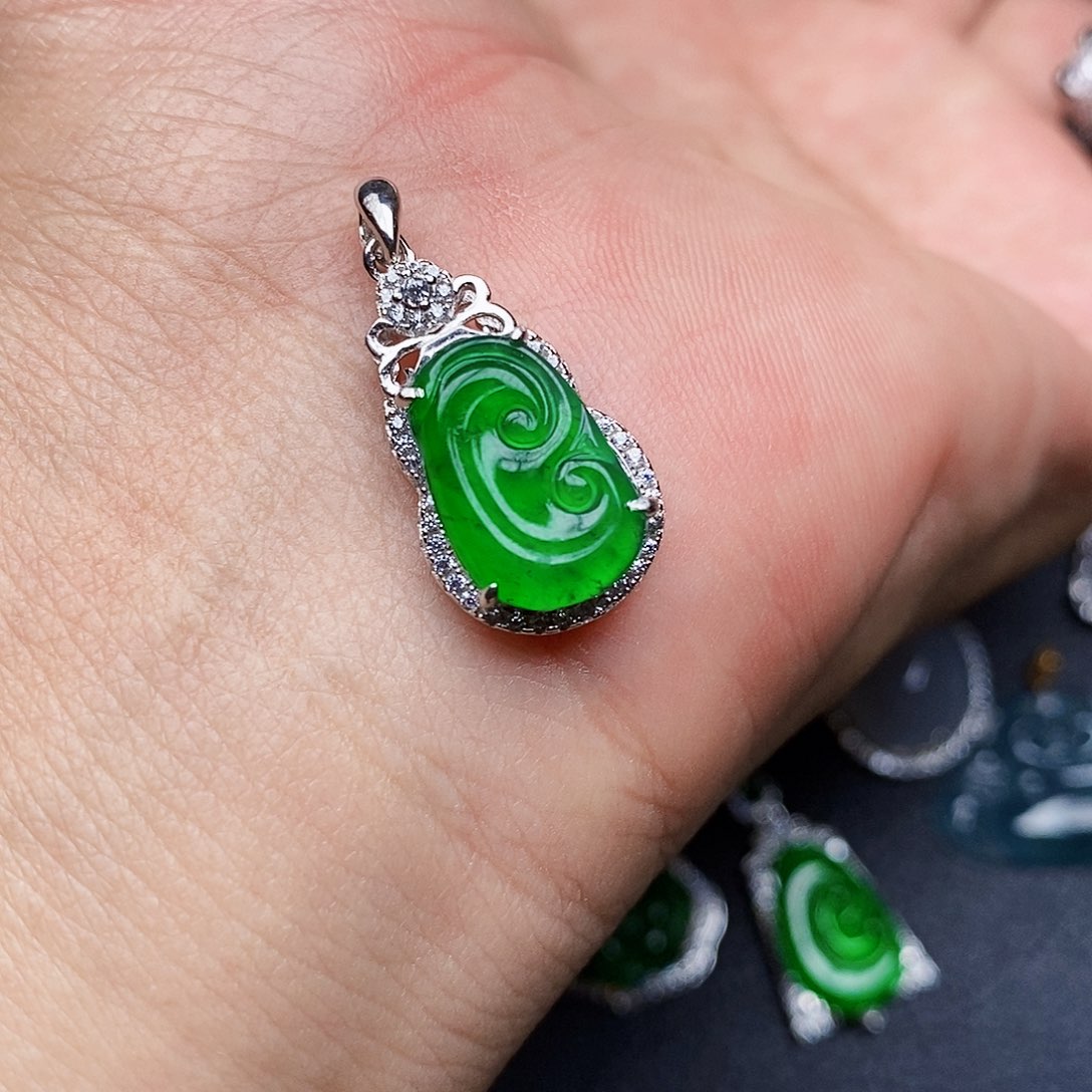 翡翠颈饰银S925镶嵌项链