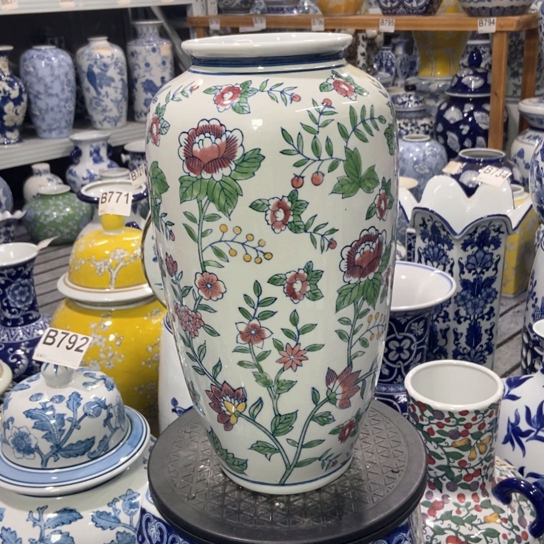 摆件萝卜瓶手绘釉下彩