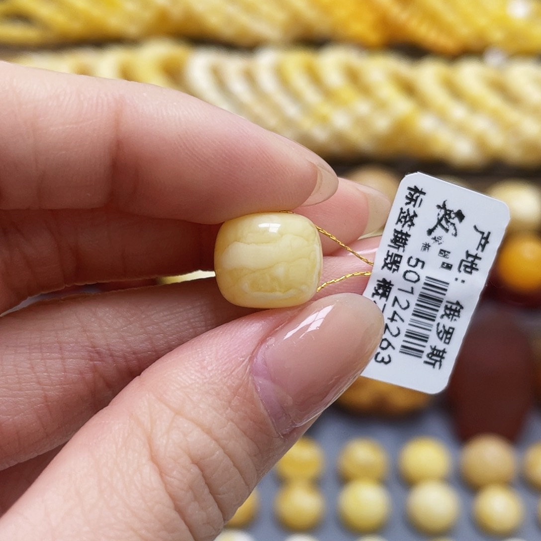 琥珀裸石未镶嵌蜜蜡老型12.2*10.7mm