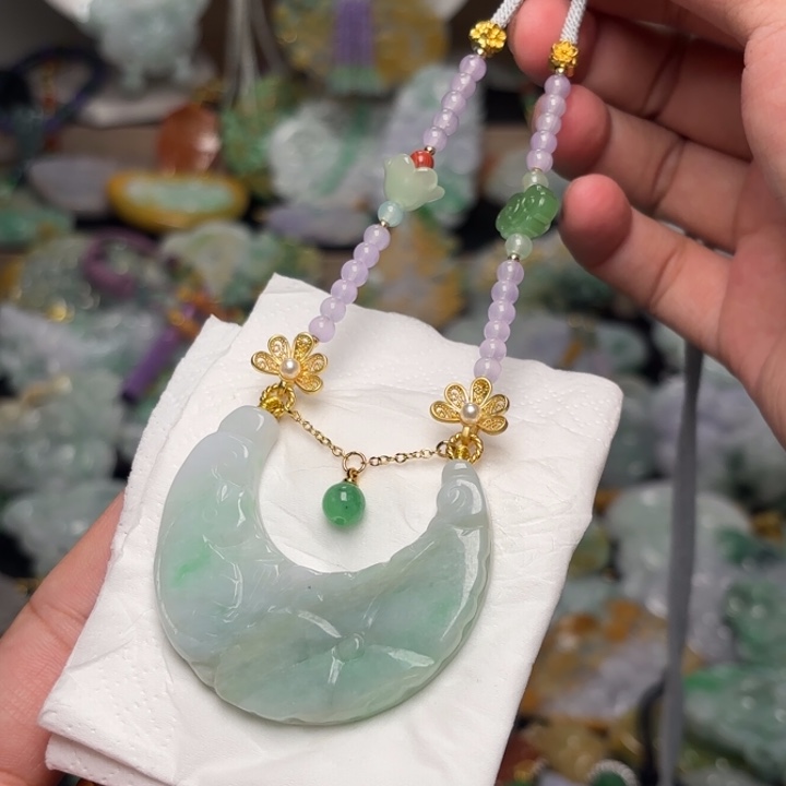 翡翠未镶嵌颈饰吊坠