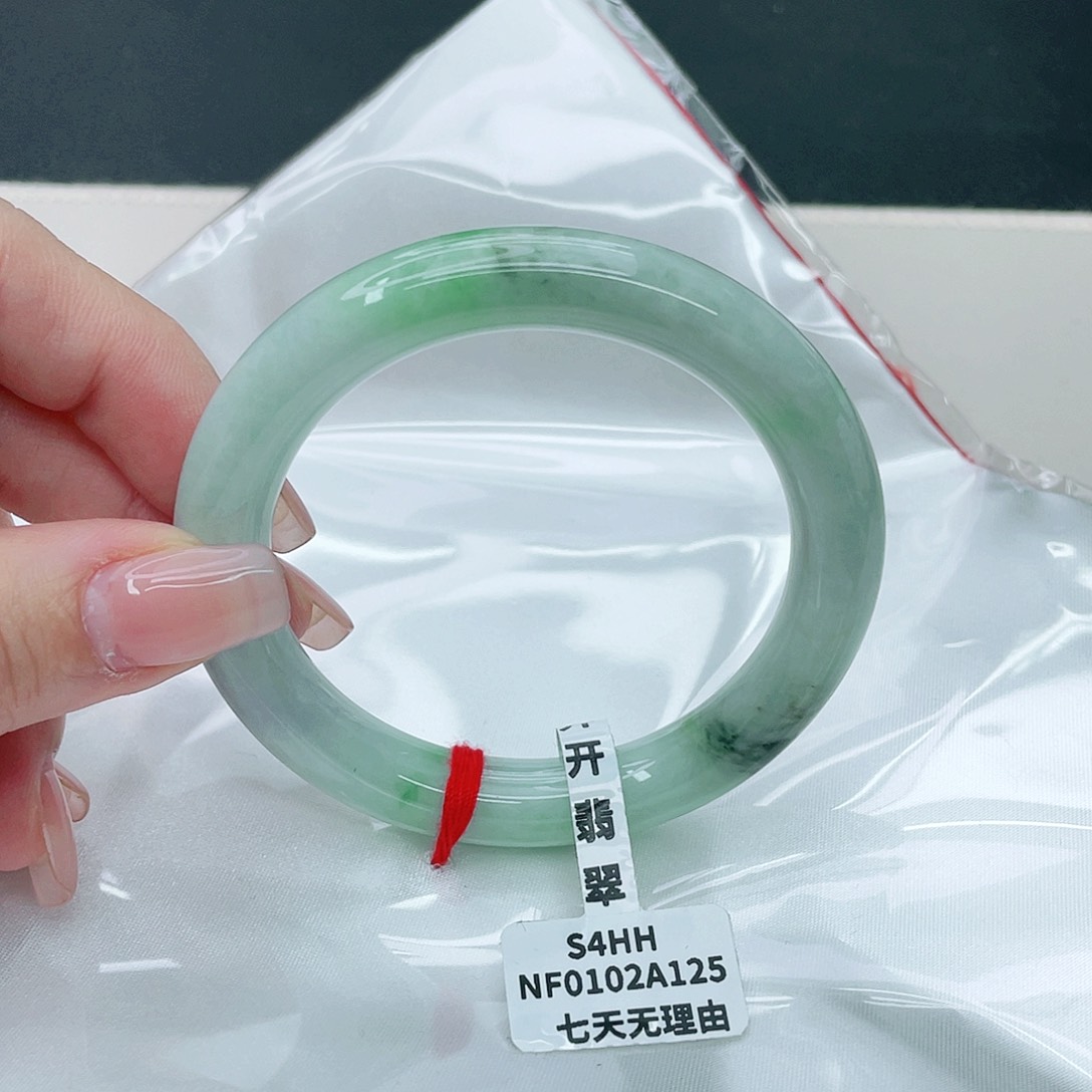 翡翠手镯未镶嵌圆56.7