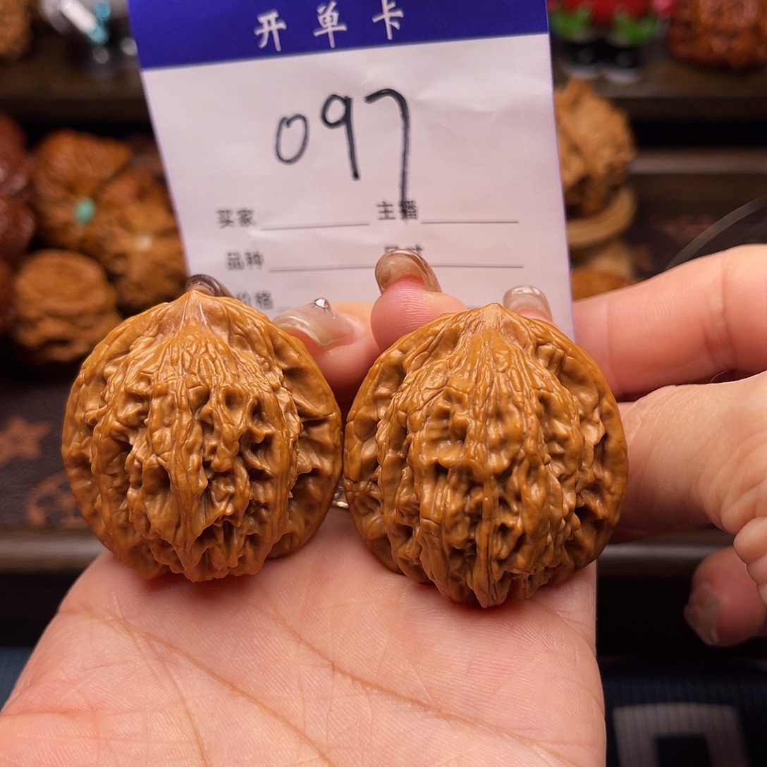 吊坠桃核麦穗虎头38