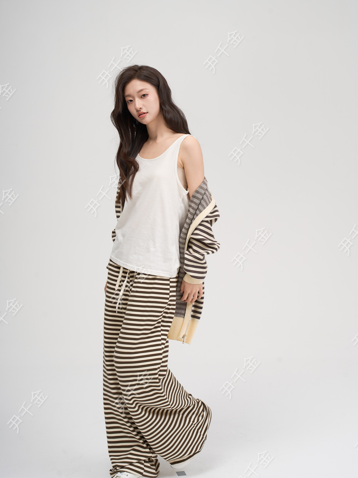 尹千金J【自在纬度】美式宽松女百搭显瘦慵懒松弛条纹休闲裤K256060