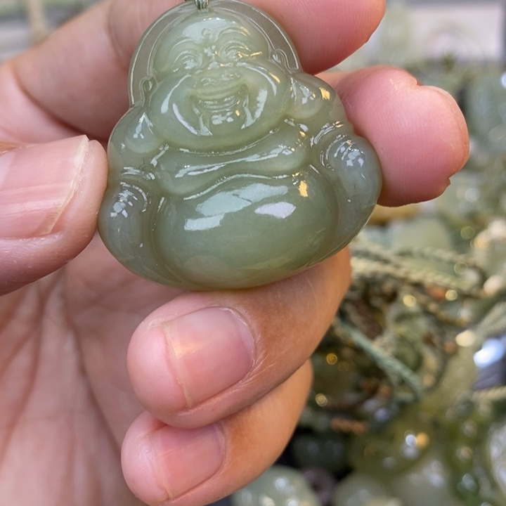 未***歌和田玉未镶嵌颈饰