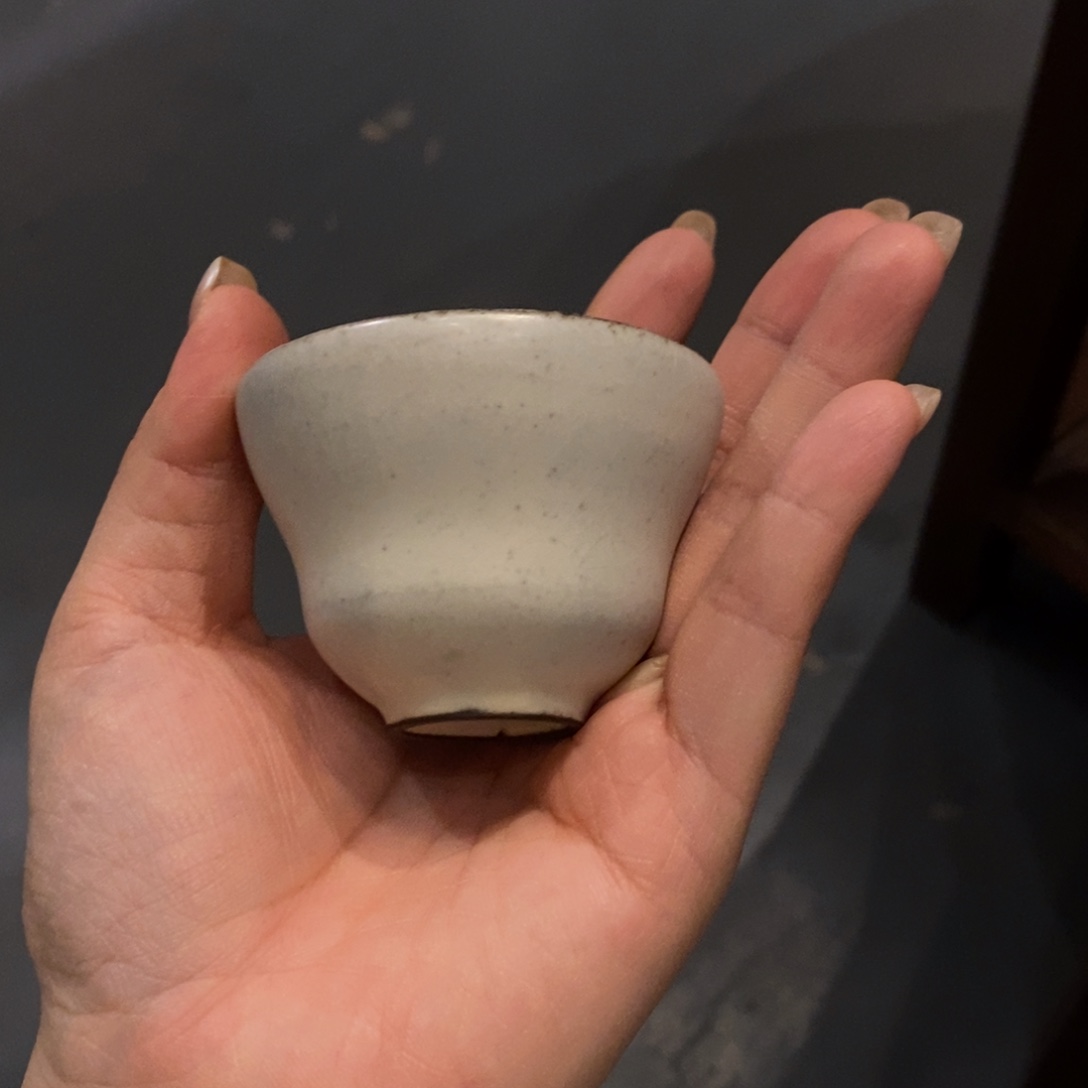 瓷片器物。                