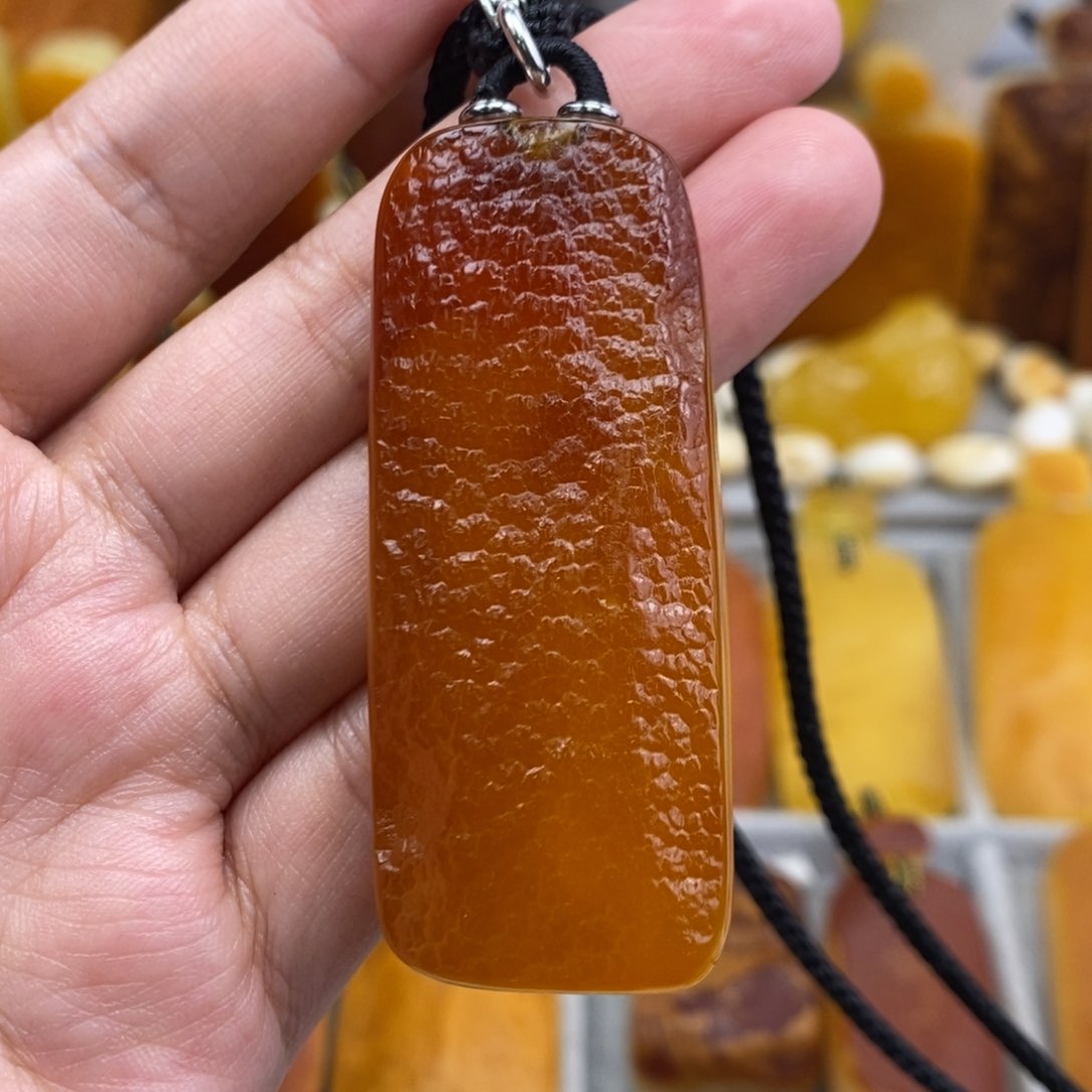 琥珀吊坠(赠链)未镶嵌