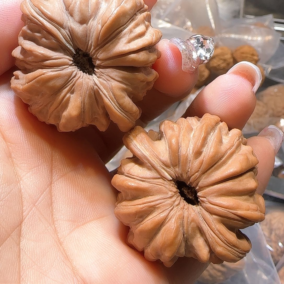 文玩核桃吊坠41花坤龙