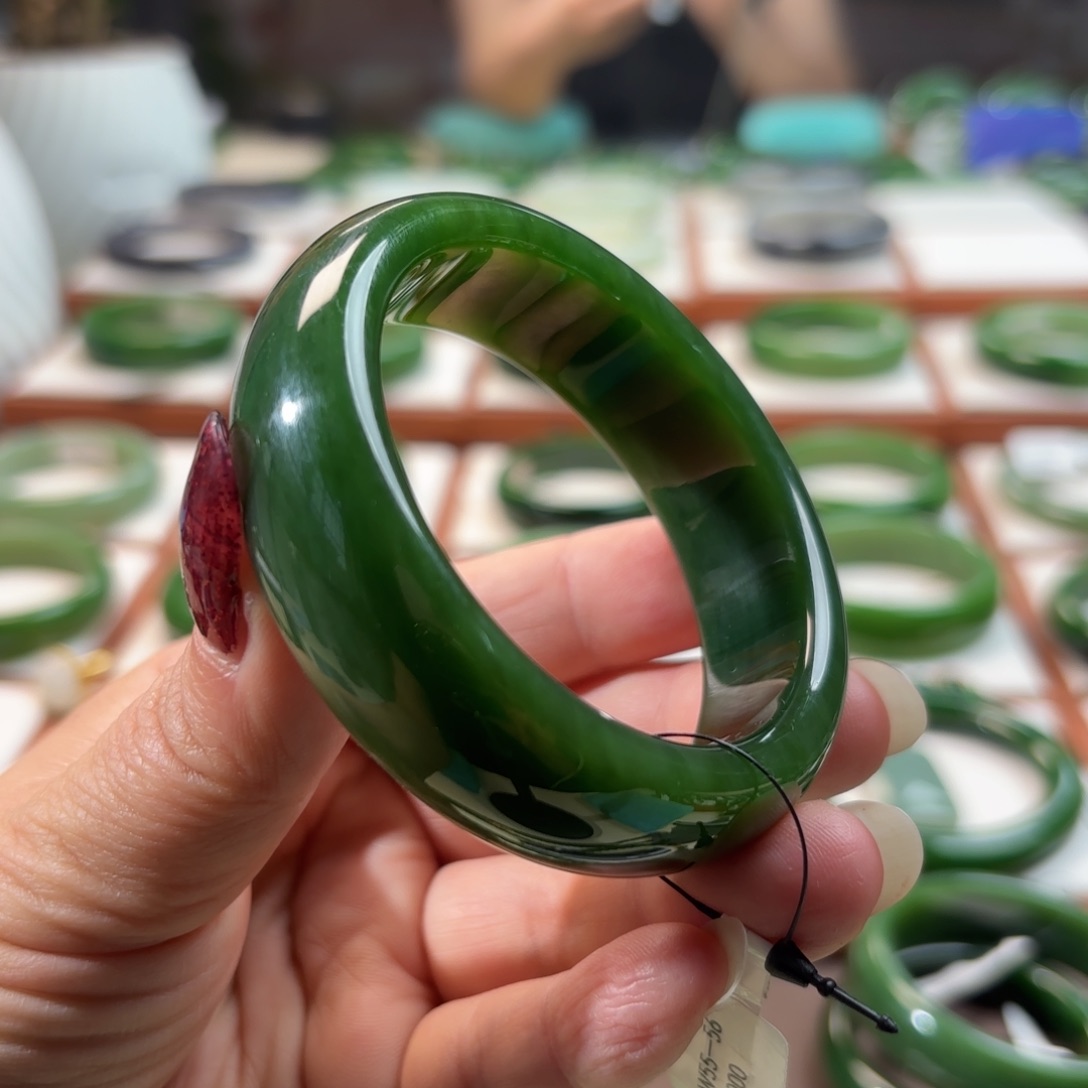 和田玉（碧玉）手镯未镶嵌笛*