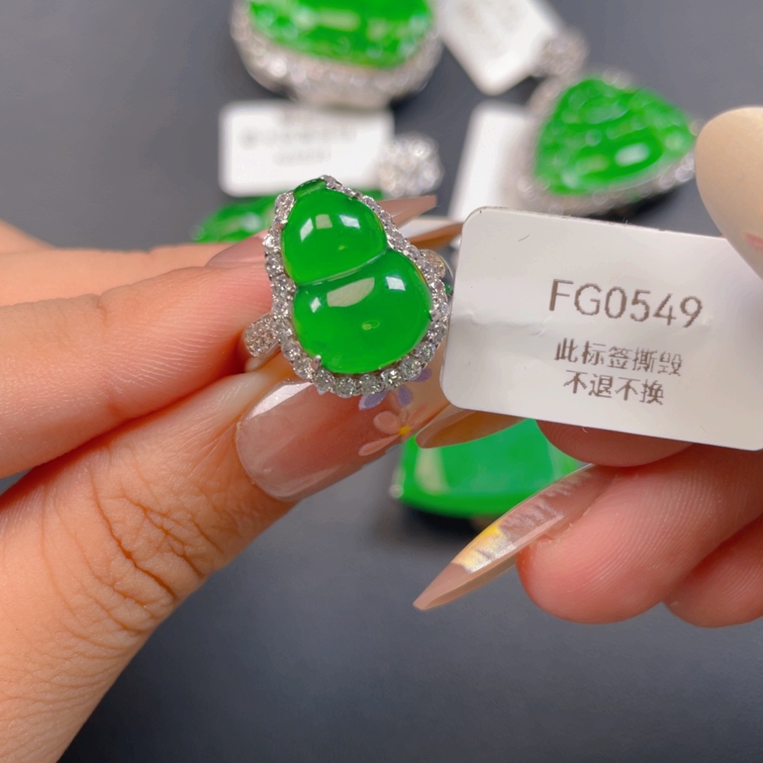 【闪购商品】银S925镶嵌翡翠耳钉翡翠