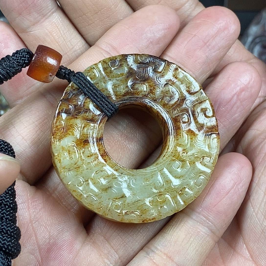 和田玉（糖玉）挂件未镶嵌骑**影