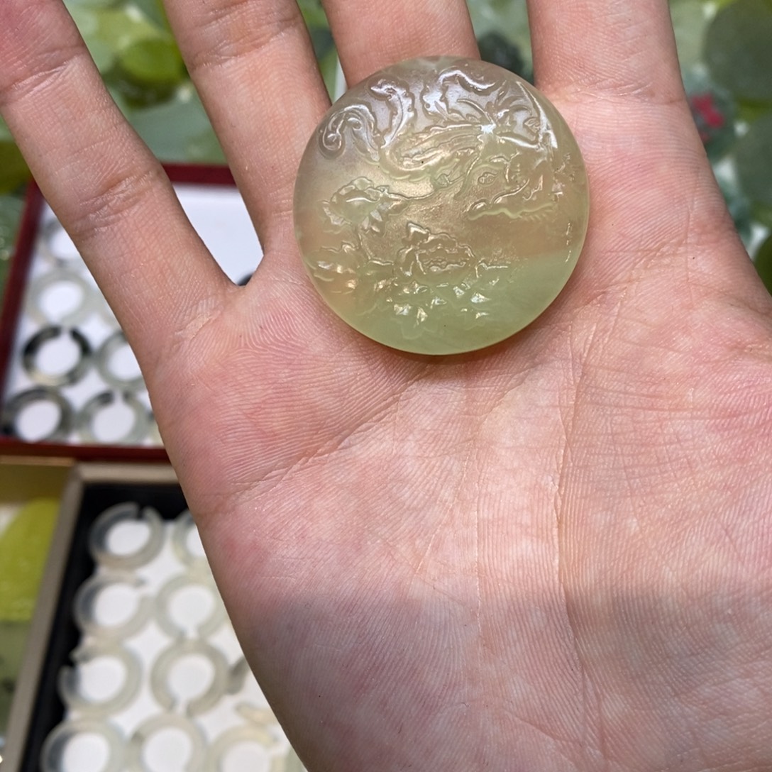 岫玉未镶嵌吊坠(不含链)