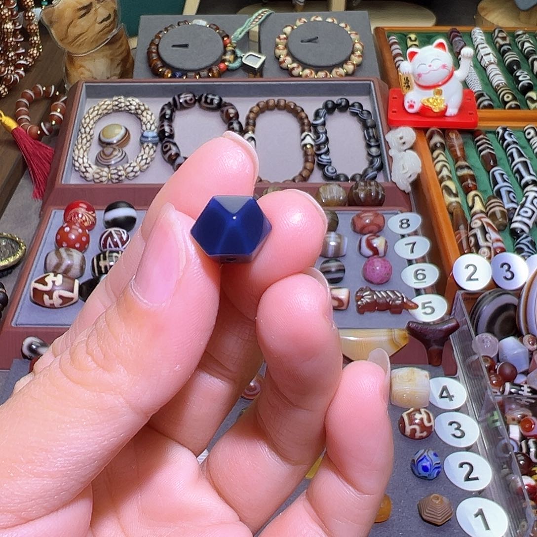 玛瑙/玉髓佩珠未镶嵌