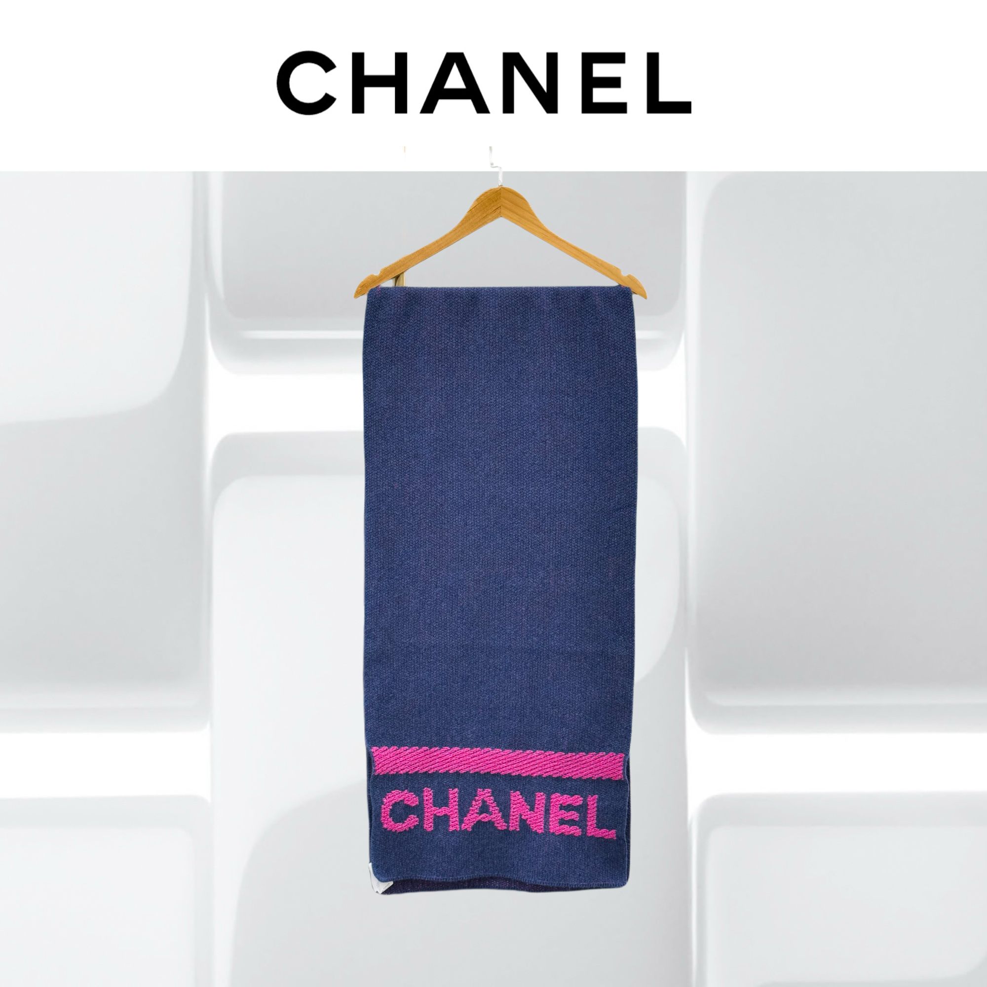 99新 Chanel/香奈儿 22K玫粉字母logo藏蓝色羊绒围巾