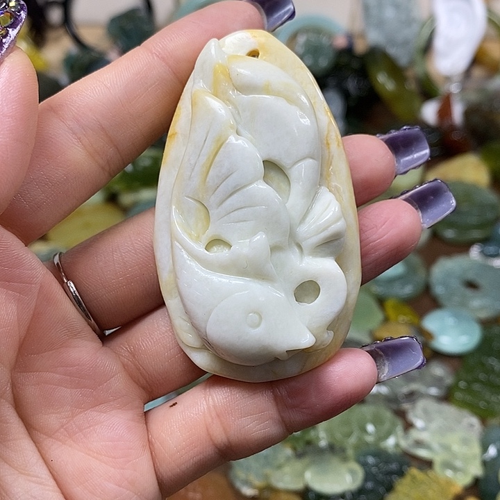 蛇纹石玉吊坠未镶嵌