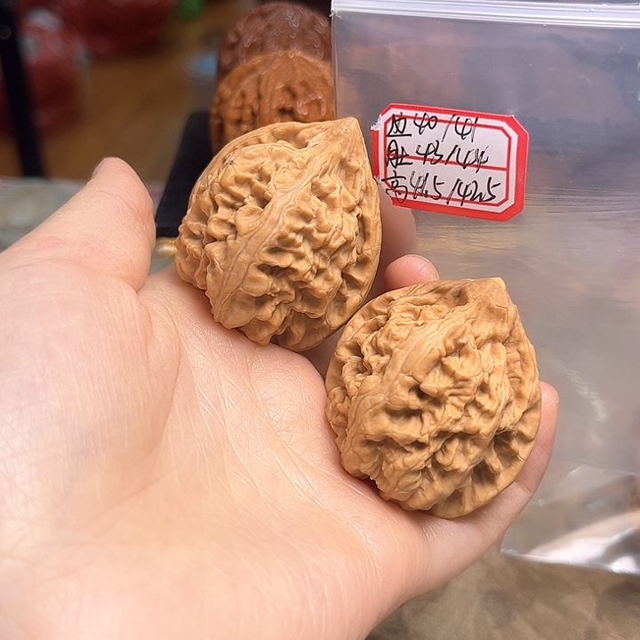 文玩核桃吊坠?**哥马蹄有黄不修