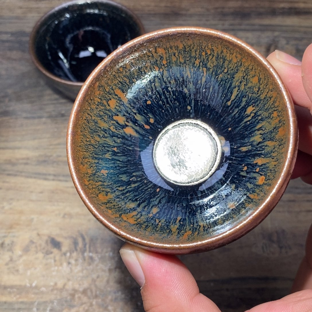 傅****茶盏185。               