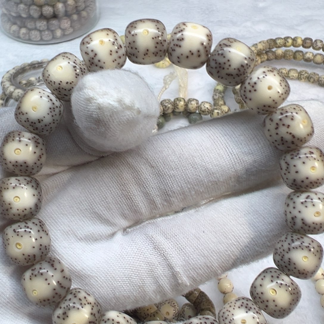 -***…星月菩提吊坠星月