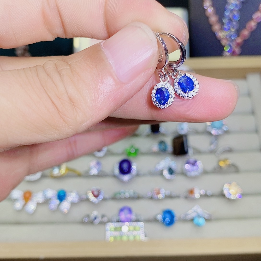 珠宝奇石未镶嵌蓝宝石