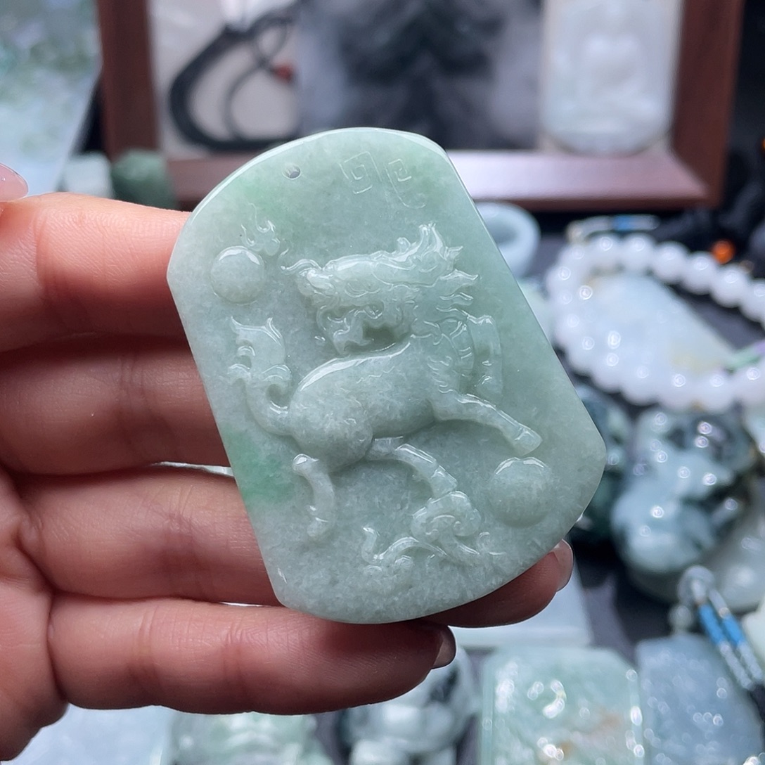 翡翠未镶嵌颈饰翡翠