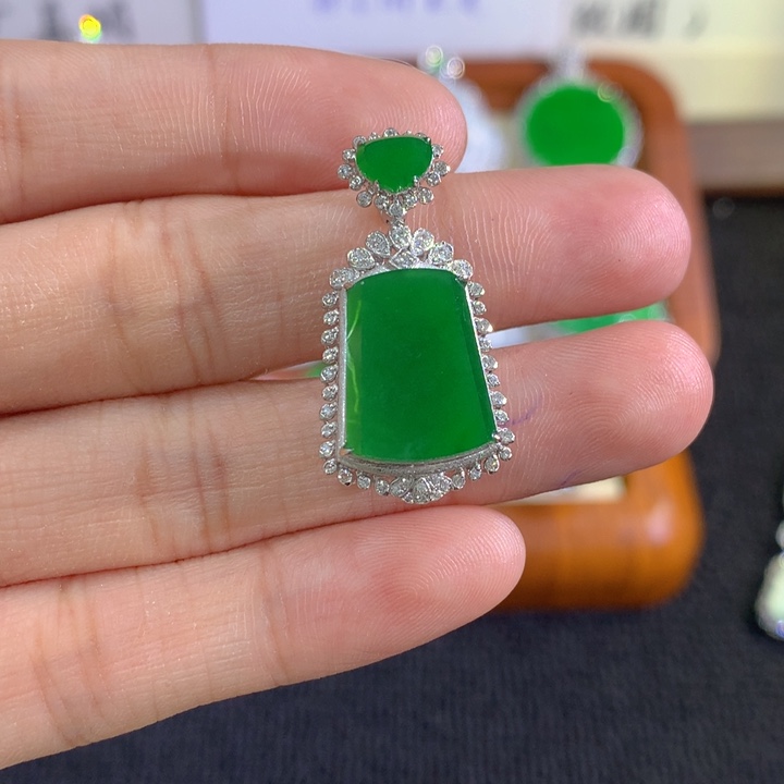 翡翠18K金镶嵌吊坠(不含链)无事牌