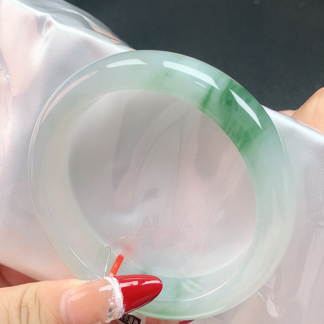 翡翠手镯未镶嵌57圈
