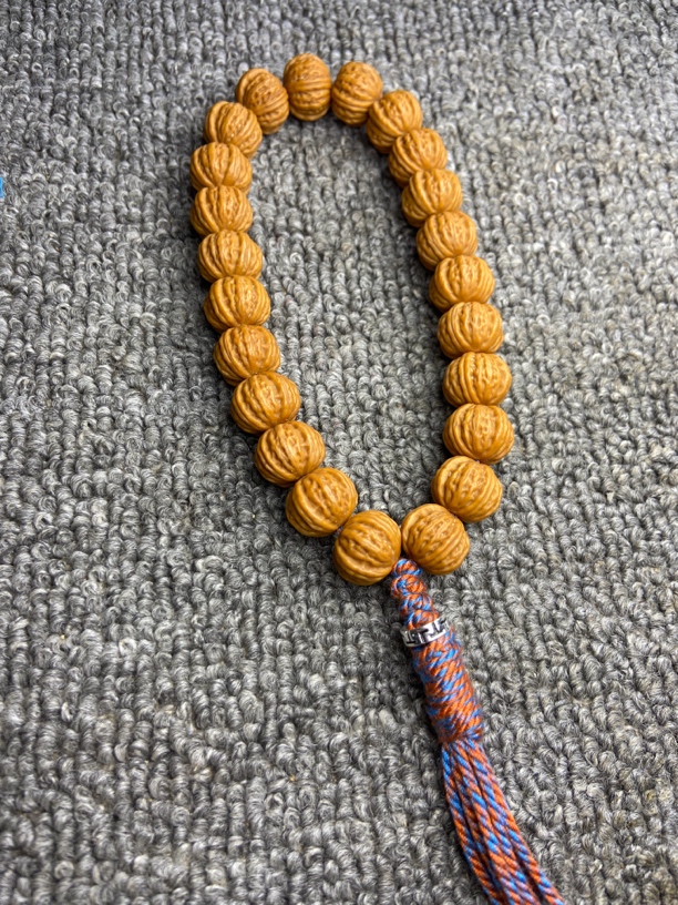 猴头核桃雕刻四棱手持12➕mm精挑细选，高油高密