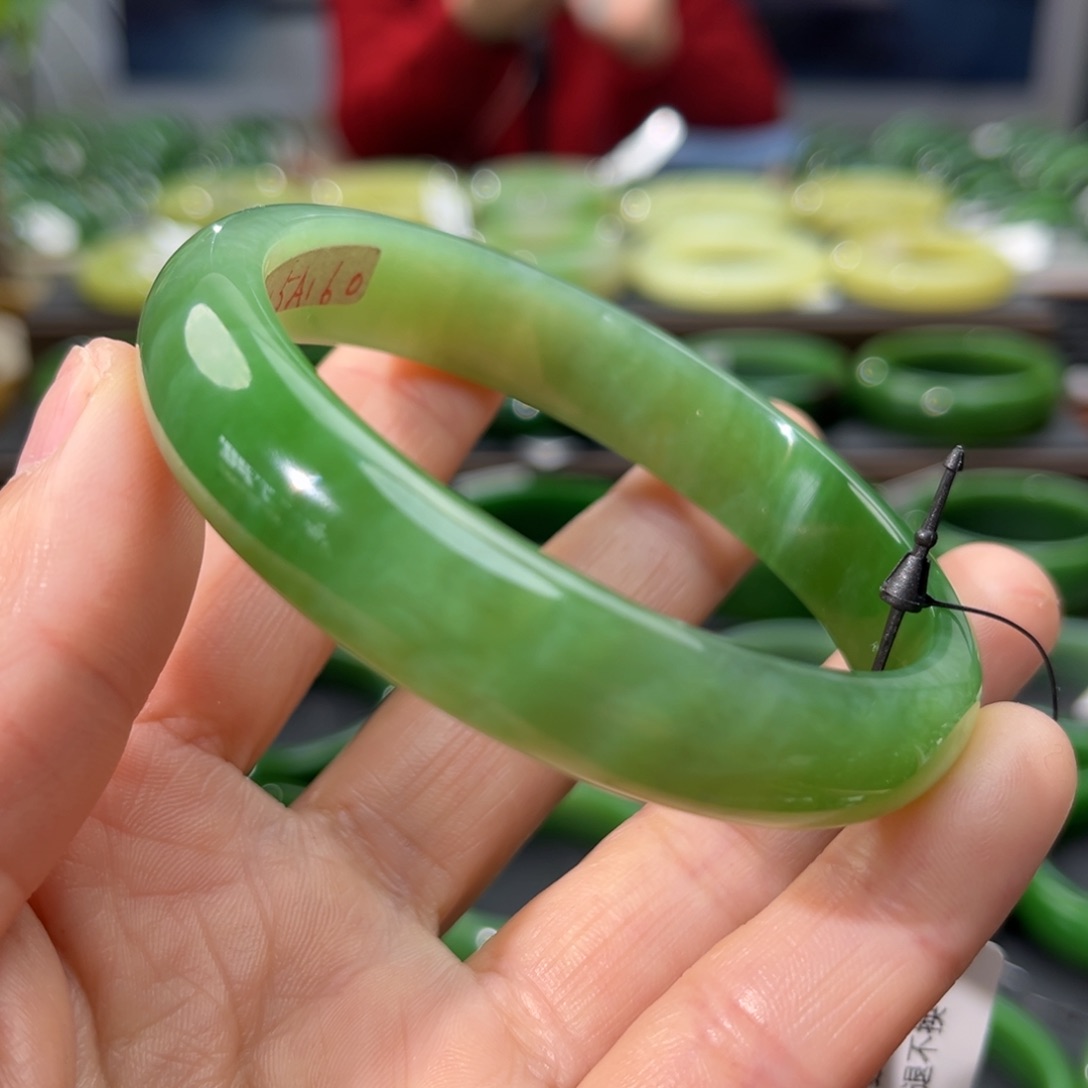 和田玉（碧玉）手镯未镶嵌