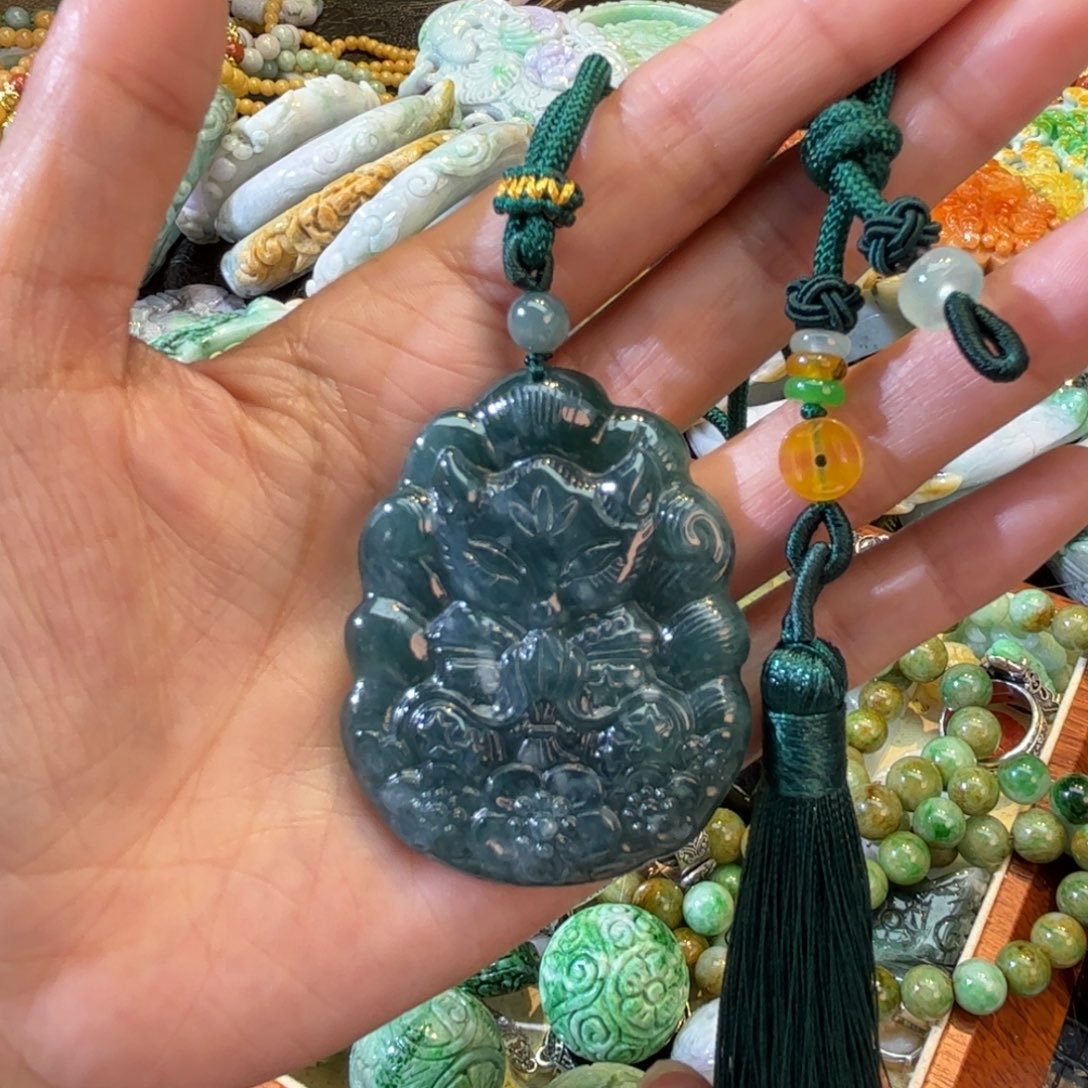 翡翠颈饰未镶嵌待编款