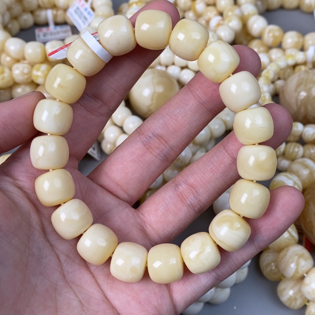 蜜蜡未镶嵌珠宝奇石24g12.7mm