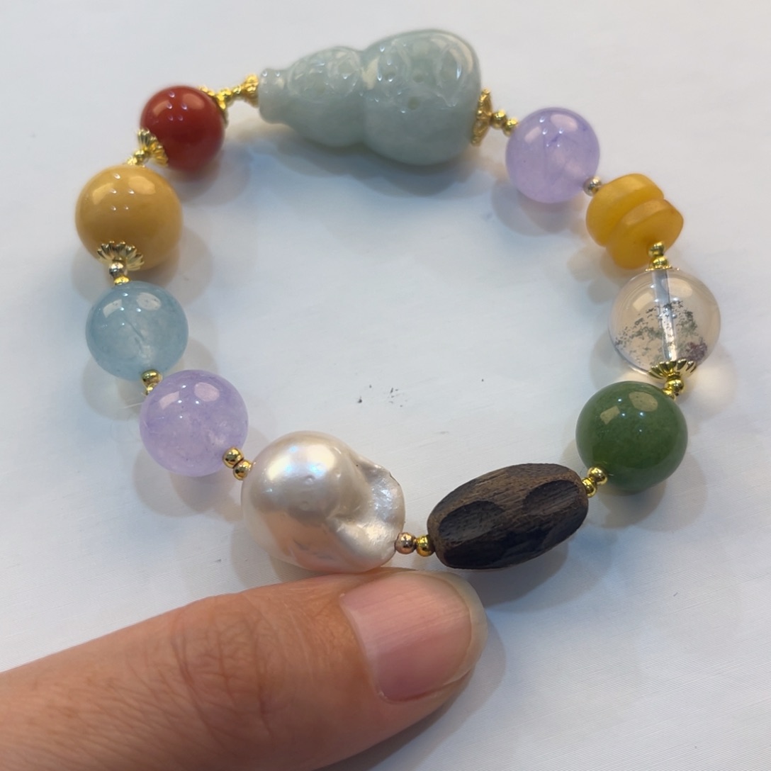 翡翠颈饰未镶嵌手串