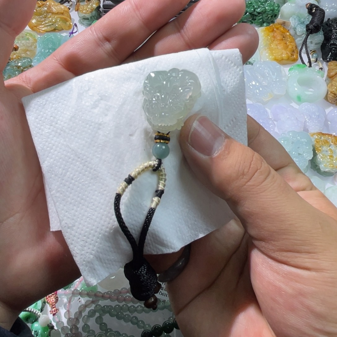 翡翠颈饰未镶嵌天然