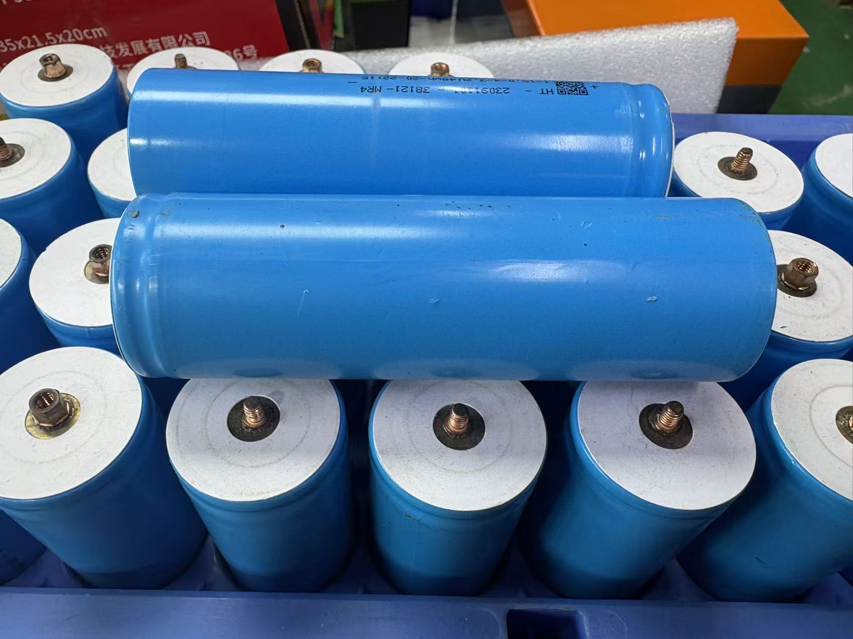 (单块）蓝色圆柱磷酸铁锂电芯