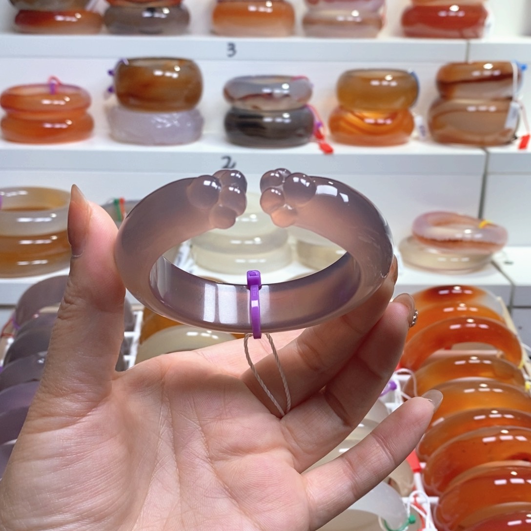 玛瑙/玉髓手镯未镶嵌文*